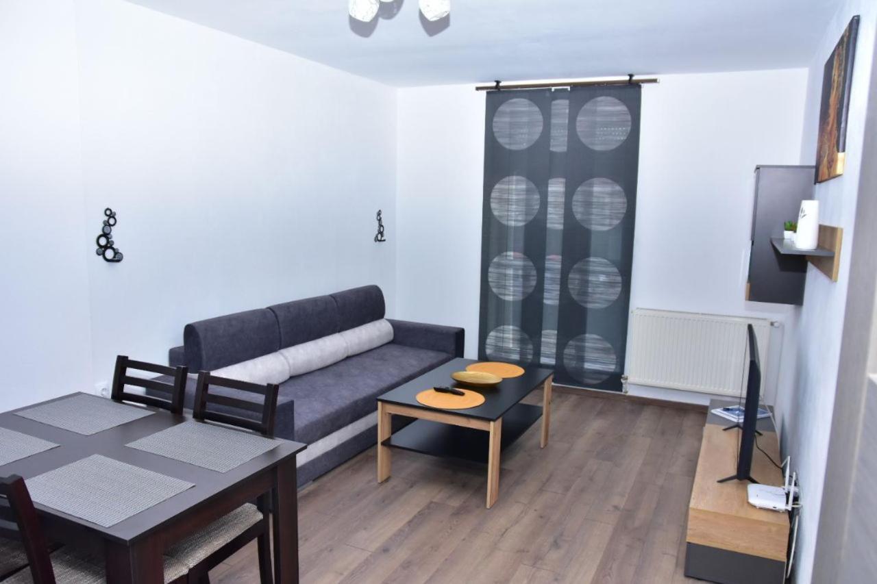 Apartament Dabe Hd Hunedoara Exterior photo