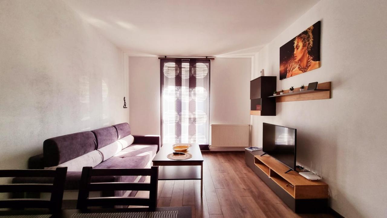 Apartament Dabe Hd Hunedoara Exterior photo