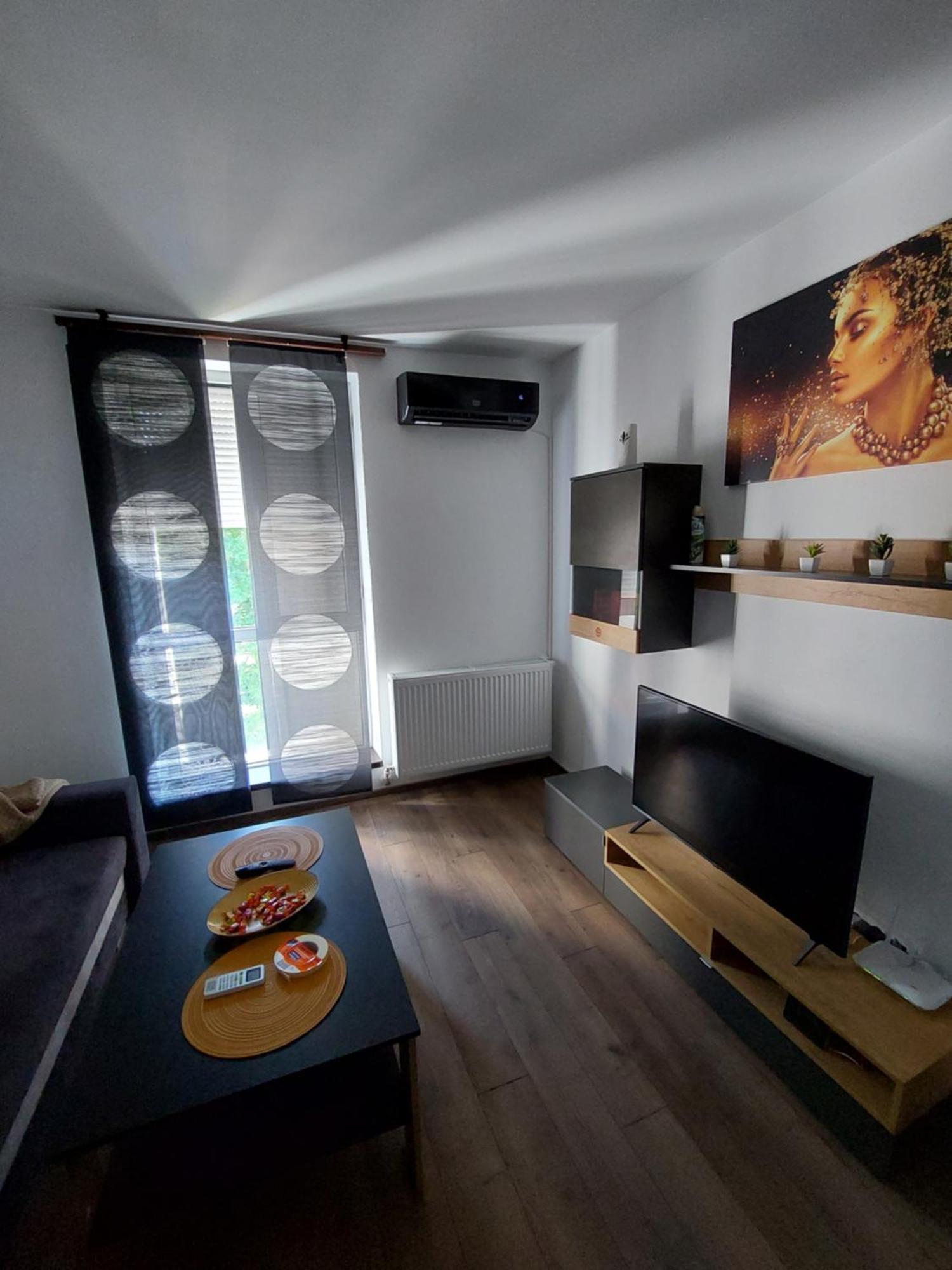 Apartament Dabe Hd Hunedoara Exterior photo